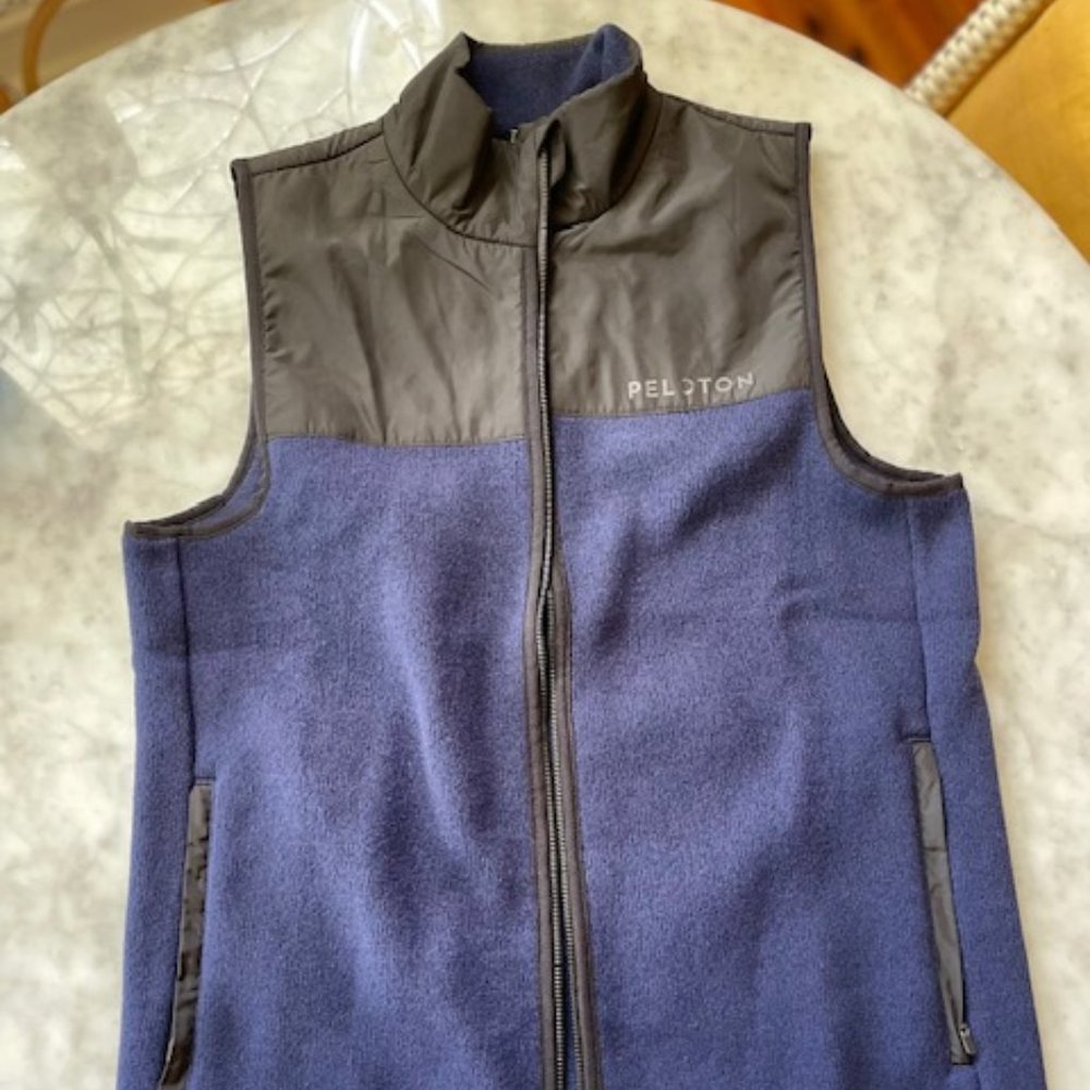 Mens XS Peleton Fleece Vest in Blue NWT